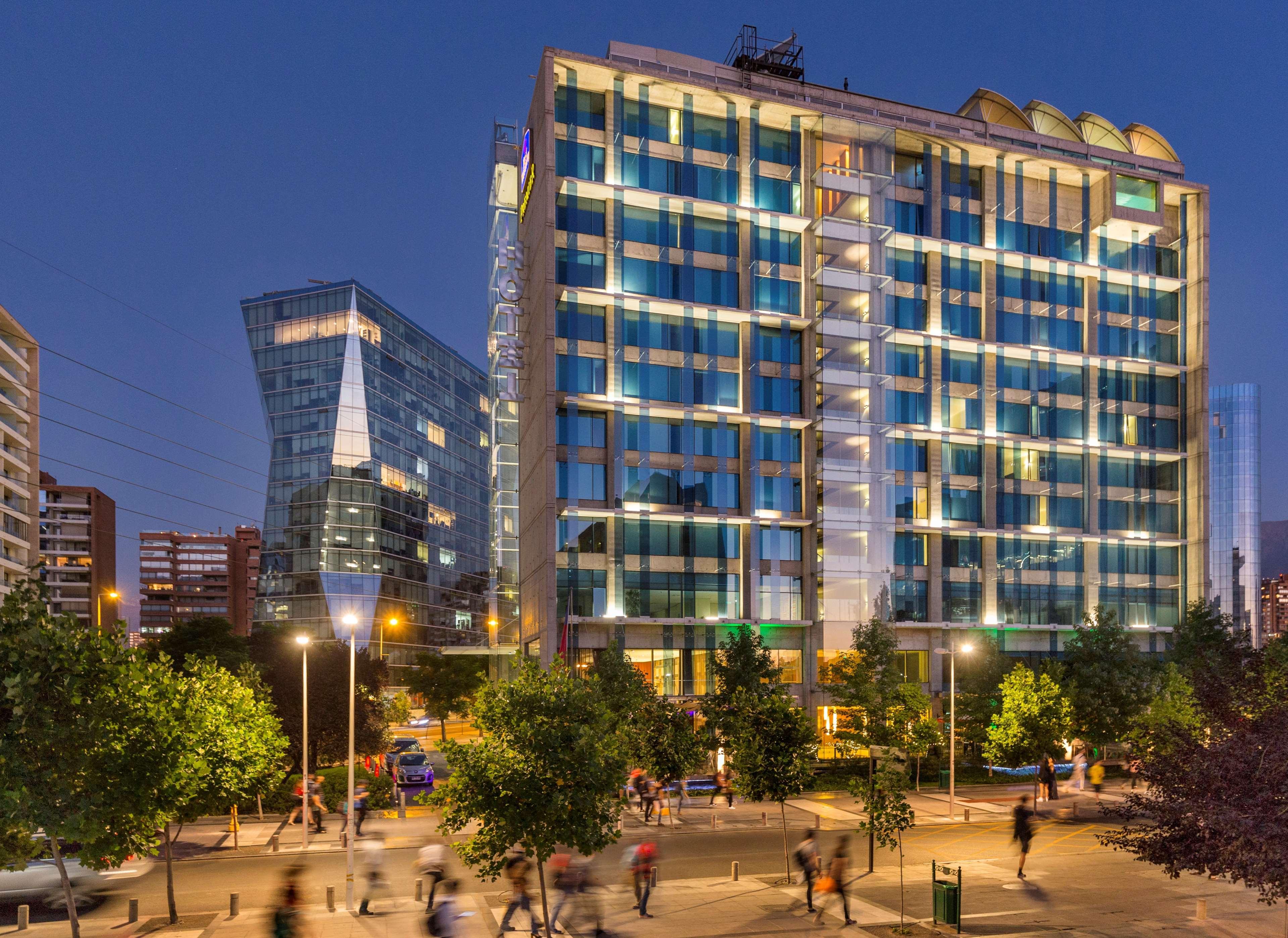 Best Western Premier Marina Las Condes Сантяго Екстериор снимка
