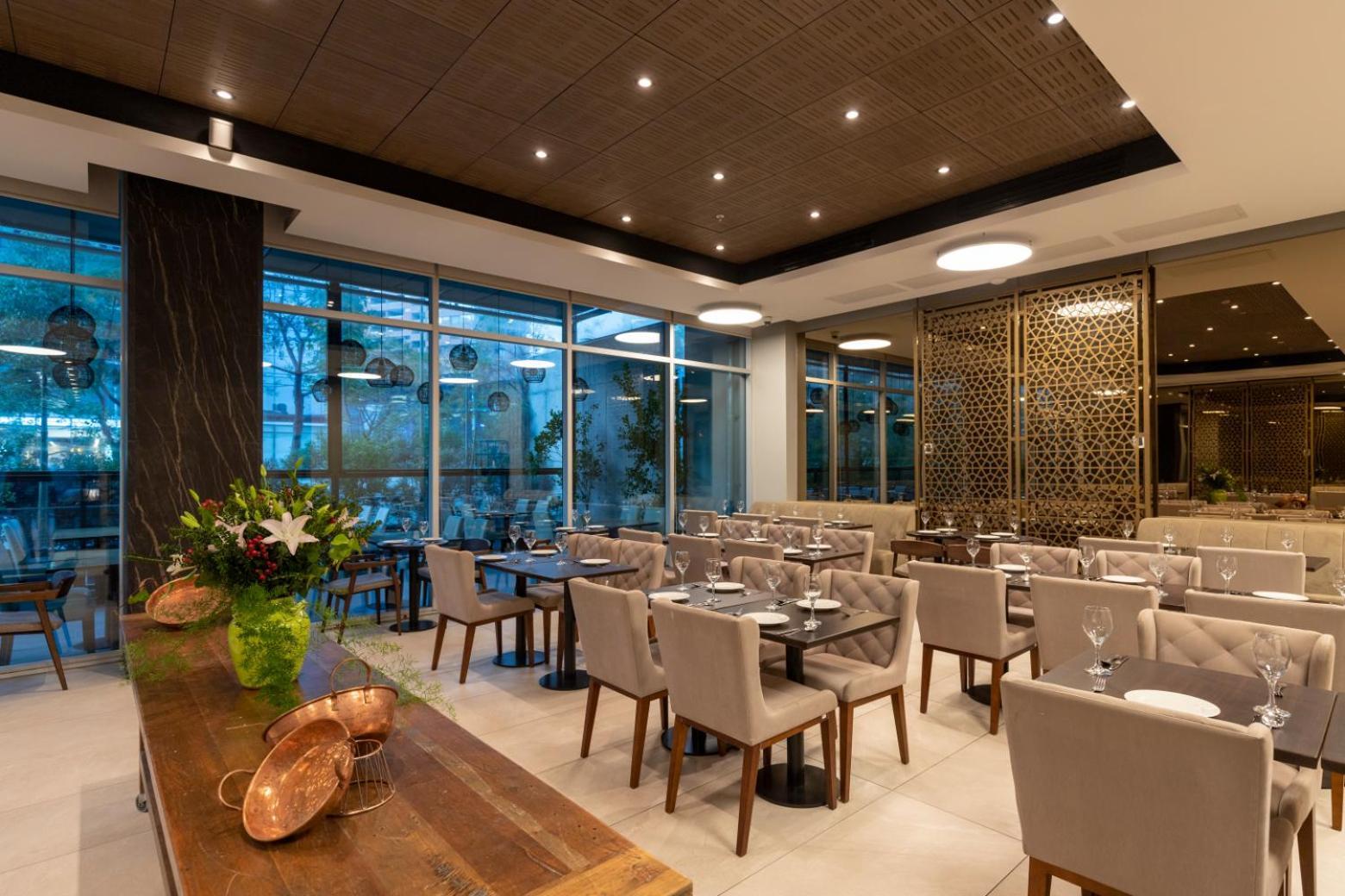 Best Western Premier Marina Las Condes Сантяго Екстериор снимка