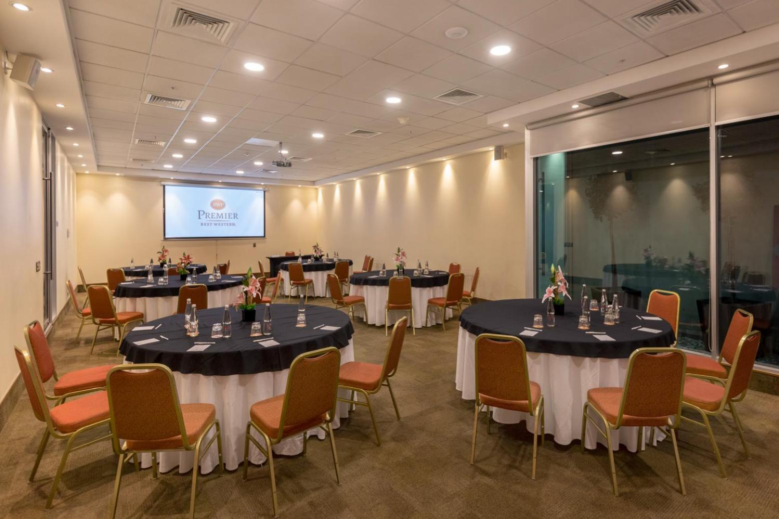 Best Western Premier Marina Las Condes Сантяго Екстериор снимка