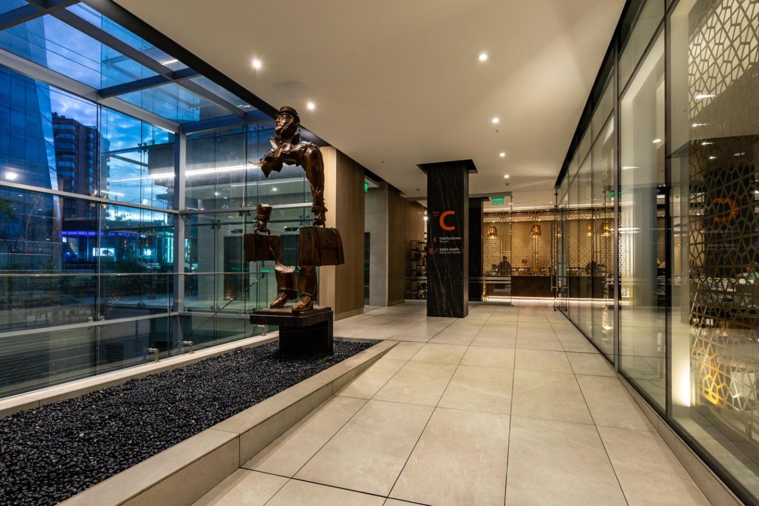 Best Western Premier Marina Las Condes Сантяго Екстериор снимка