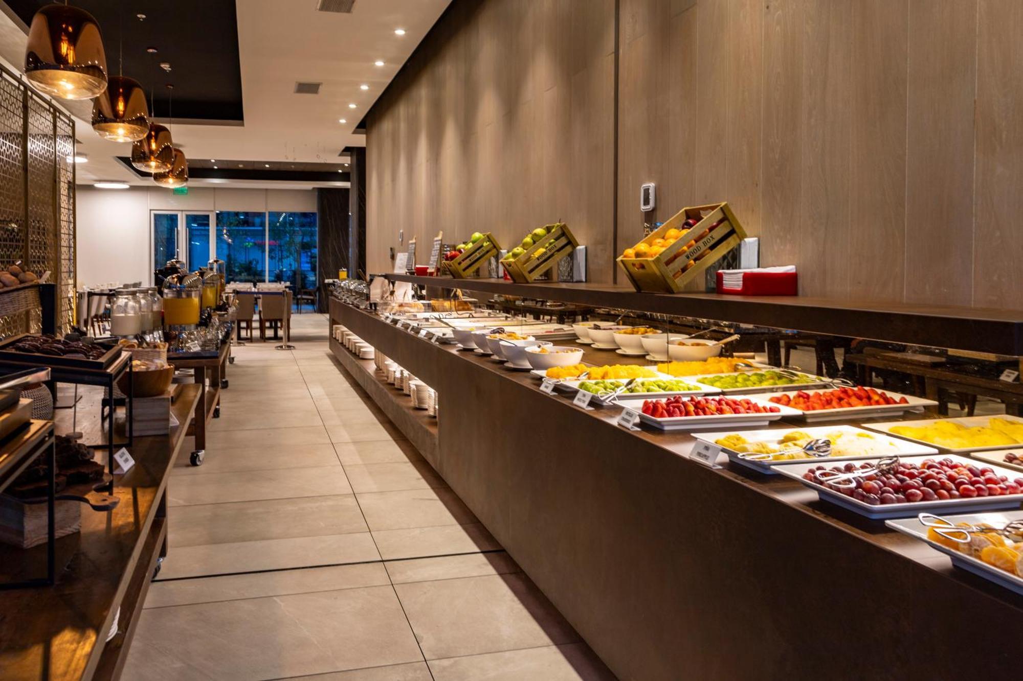 Best Western Premier Marina Las Condes Сантяго Екстериор снимка